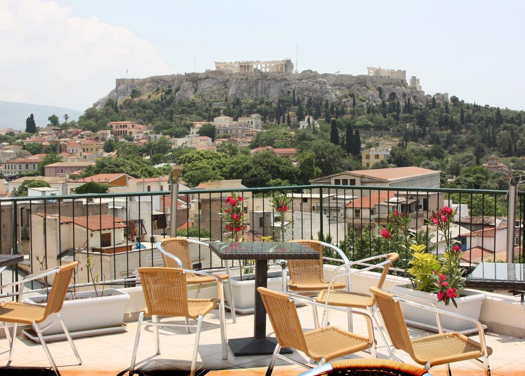 atina hostel