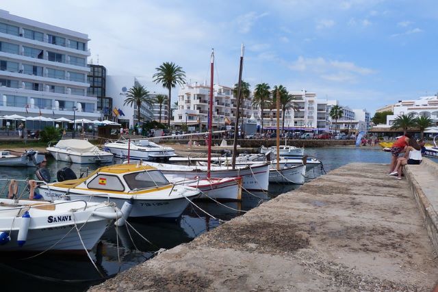 Es Cana