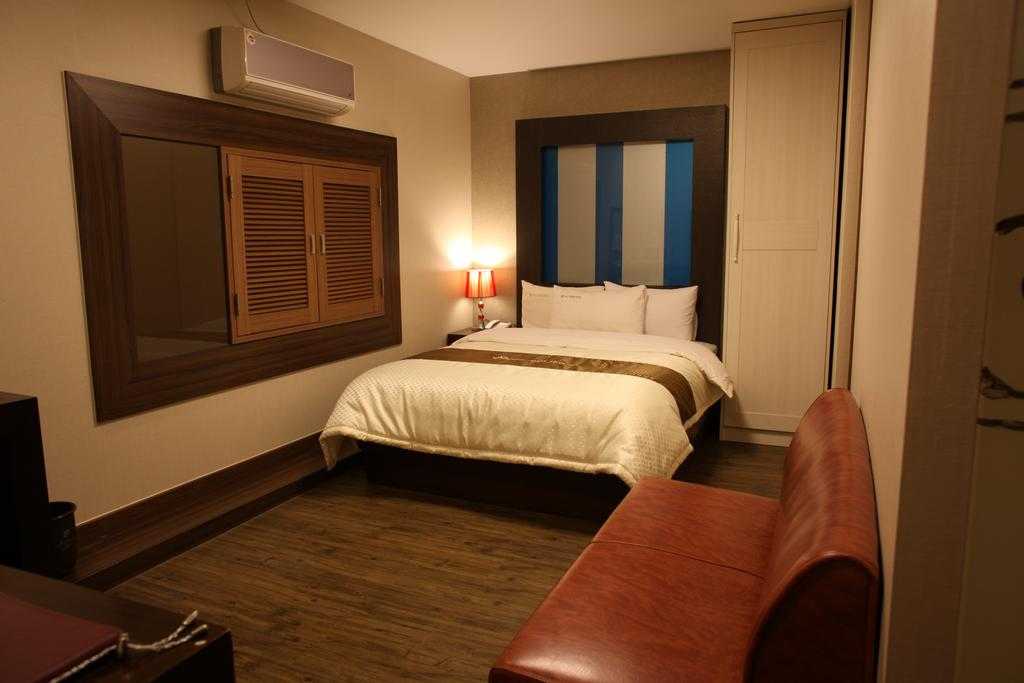 Hill House Myeongdong