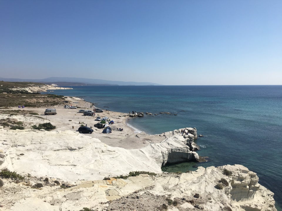 delikli koy alaçatı plajları