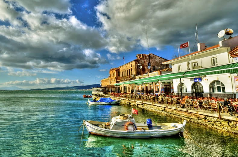 ayvalık nerede bağlı